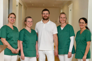 Zahnarztpraxis Christian Dern mit Team